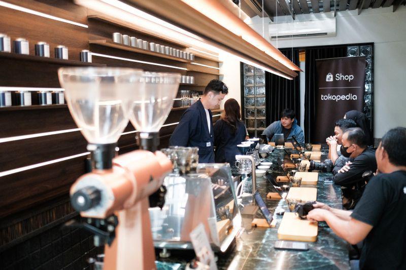 Menikmati Minum Kopi Ala Bar di Herd Coffee Roasters Bandung