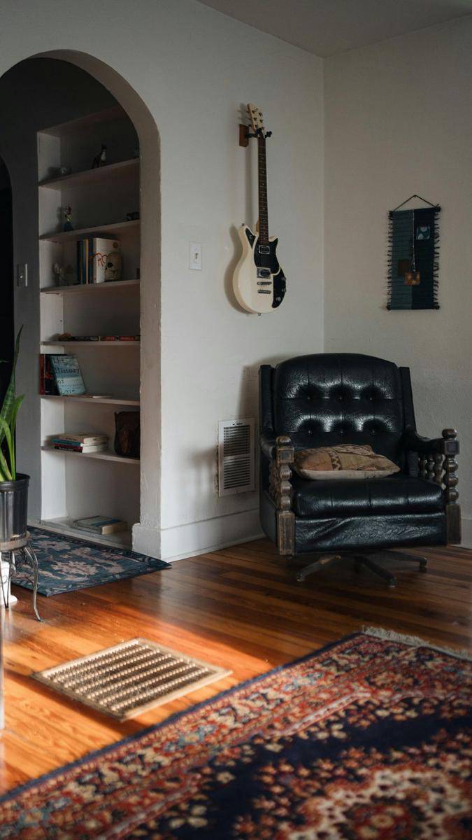 inspirasi built-in bookcase (pexels.com/@onbab)