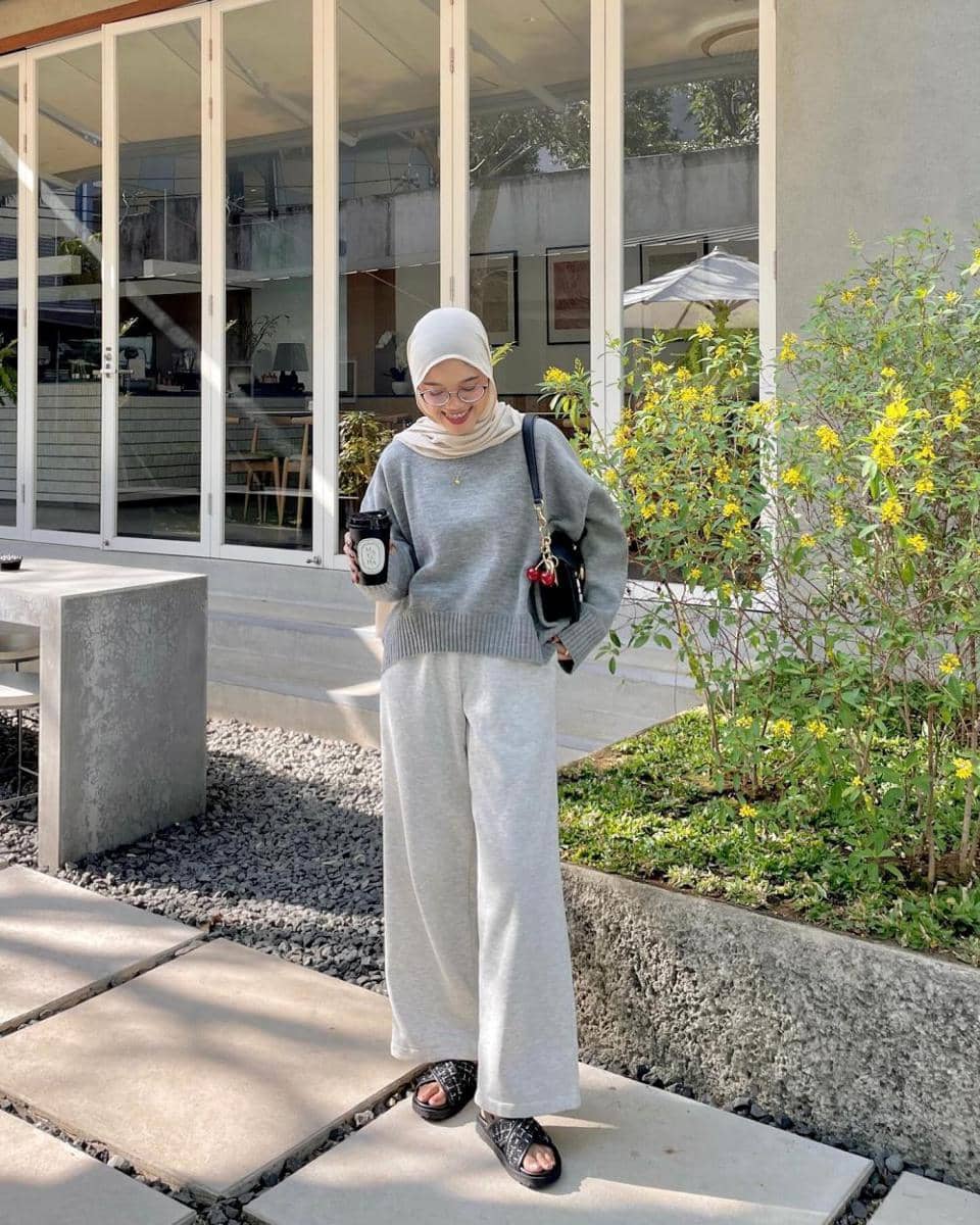 inspirasi ootd dengan nuansa kasual elegan ala influencer (instagram.com/fitrahydy)