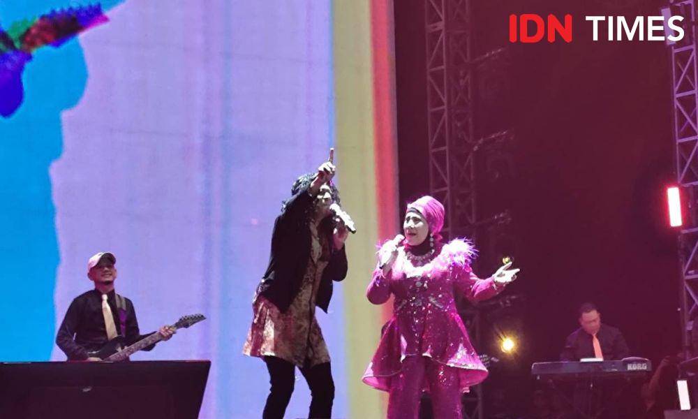 Penampilan "60 Tahun Elvy Sukaesih Berkarya" di Gambir Expo Kemayoran, Jakarta Utara, Sabtu (5/10/2024) (dok. IDN Times/Shandy Pradana)