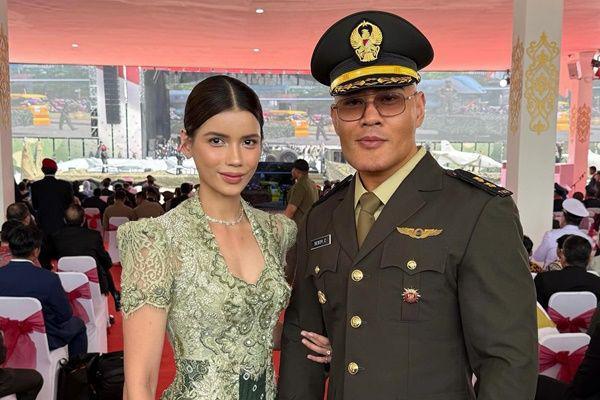 7 Potret Deddy Corbuzier dan Sabrina Chairunnisa Hadiri HUT TNI ke-79