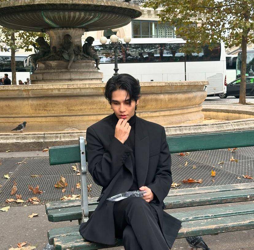 potret Jeff Satur di Paris (instagram.com/jeffsatur)