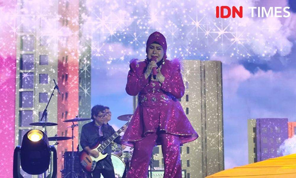Penampilan "60 Tahun Elvy Sukaesih Berkarya" di Gambir Expo Kemayoran, Jakarta Utara, Sabtu (5/10/2024) (dok. IDN Times/Shandy Pradana)