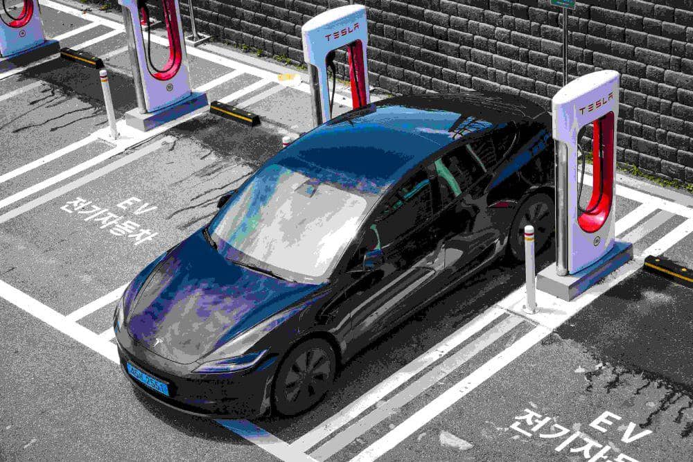 ilustrasi mobil hybrid (pexels.com/DaeYeoung Ahn)