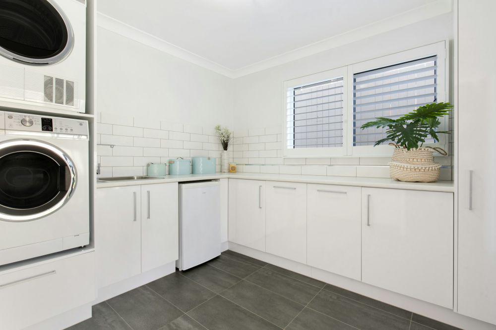 10 Inspirasi Desain Laundry Room, Lebih Terorganisir dan Estetik