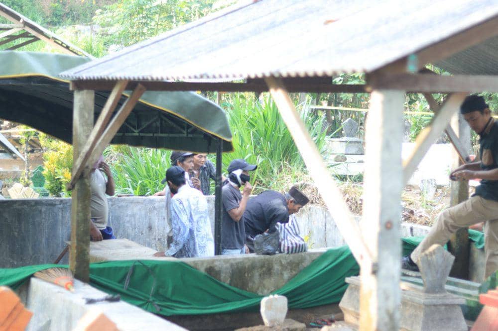 Polisi lakukan ekshumasi jenazah siswa Mts di Blitar. IDN Times/ istimewa