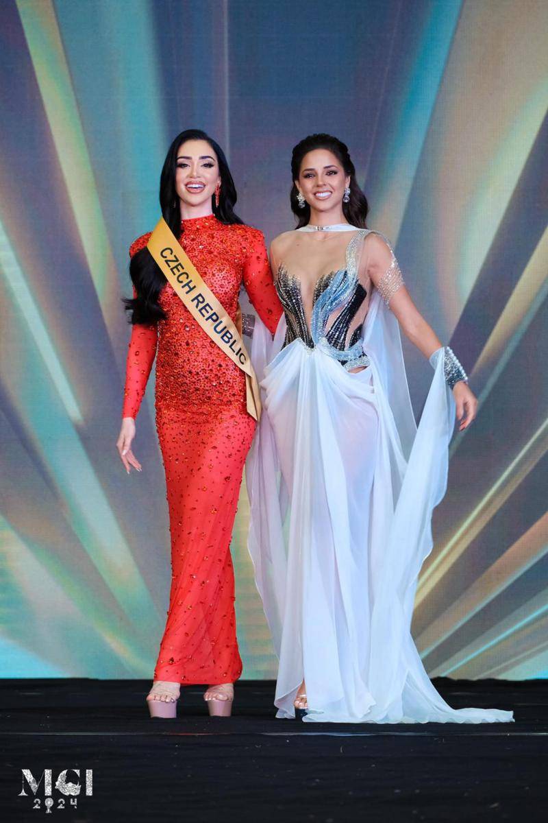Potret Wakil Eropa Saat Sashing Ceremony Miss Grand International 2024 (Facebook.com/Miss Grand International)