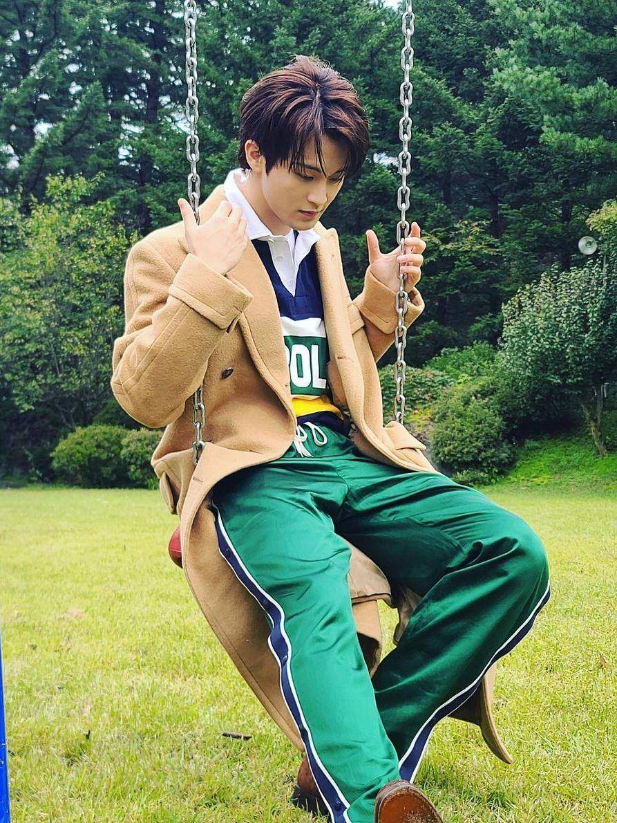 potret Mark NCT (instagram.com/onyourm__ark)