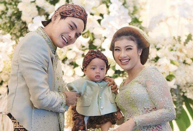 7 Potret Tedak Siten Garuda, Anak Tri Suaka dan Nabila Maharani