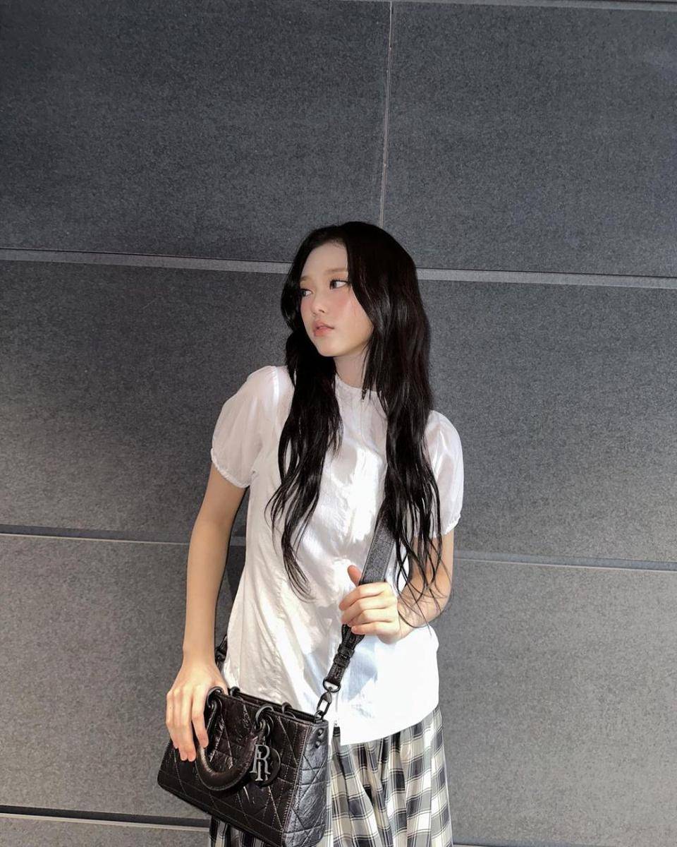 Haerin (instagram.com/newjeans_official)