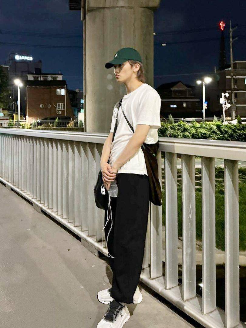 potret Mark NCT (instagram.com/onyourm__ark)