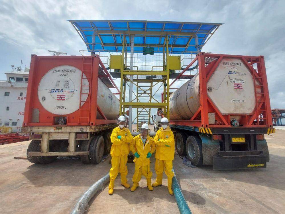 Implementasi HSSE dalam bongkar muat B3 di Terminal Kijing (Dok. PTP Nonpetikemas)