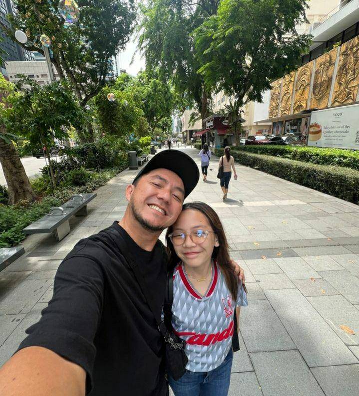 potret Embun dan Omesh di Singapura (instagram.com/omeshomesh)