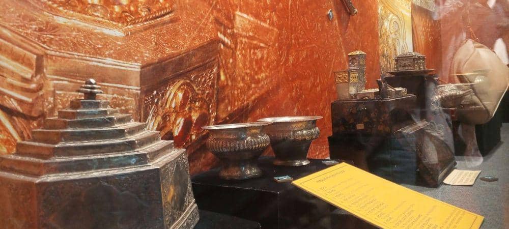 Koleksi benda-benda bersejarah yang akan ditampilkan Museum Negeri NTB di pameran internasional Islamic Arts Biennale 2025. (IDN Times/Muhammad Nasir)