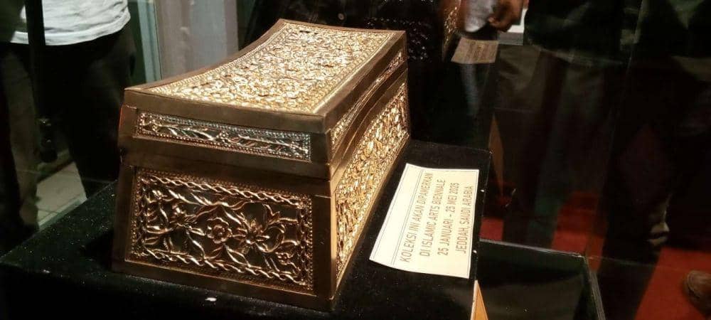 Koleksi benda-benda bersejarah yang akan ditampilkan Museum Negeri NTB di pameran internasional Islamic Arts Biennale 2025. (IDN Times/Muhammad Nasir)
