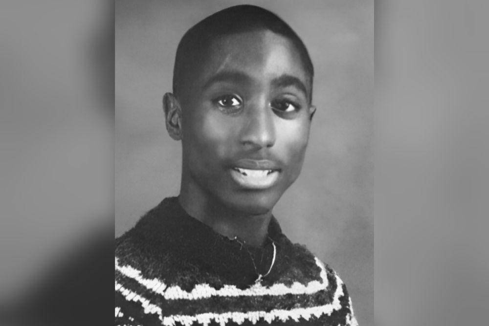potret Tupac Shakur dalam buku tahunan di Sekolah Seni Baltimore pada 1988 (commons.wikimedia.org/Unknown author)