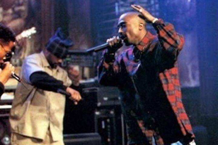 potret Tupac Shakur manggung di Saturday Night Live pada 17 Februari 1996 (instagram.com/2pac)