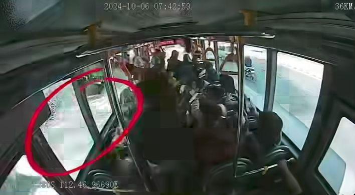Sepekan Beroprasi, Bus Trans Jatim Surabaya-Bangkalan Dilempari Batu