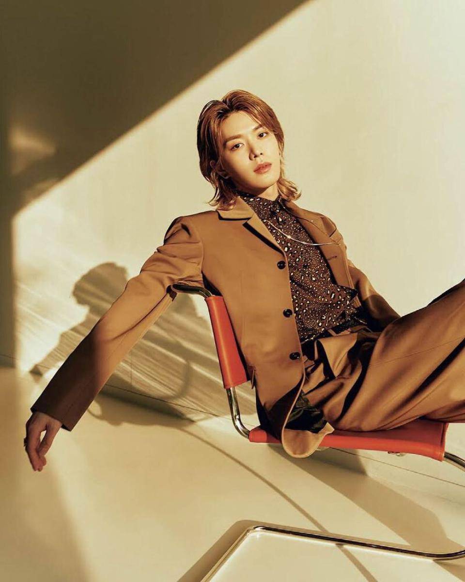 ragam style Yuta NCT pakai jas dan blazer (instagram.com/yuu_taa_1026)