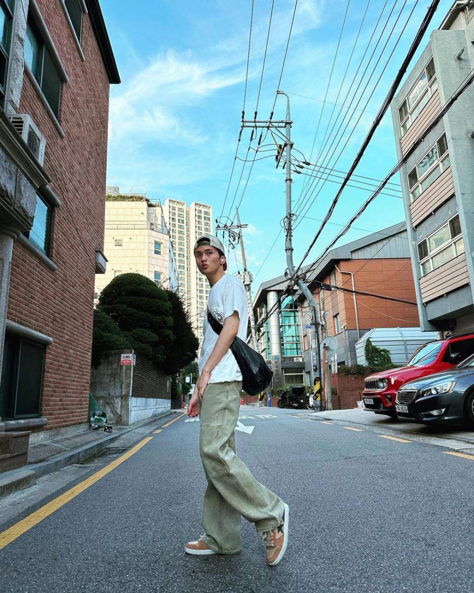 referensi daily outfit ala Mark NCT (instagram.com/onyourm__ark)