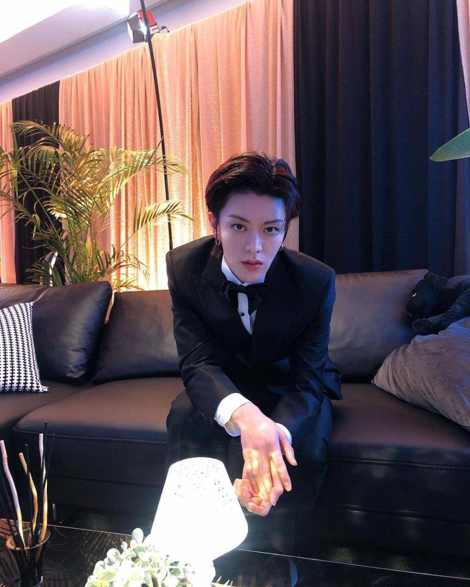 ragam style Yuta NCT pakai jas dan blazer (instagram.com/yuu_taa_1026)