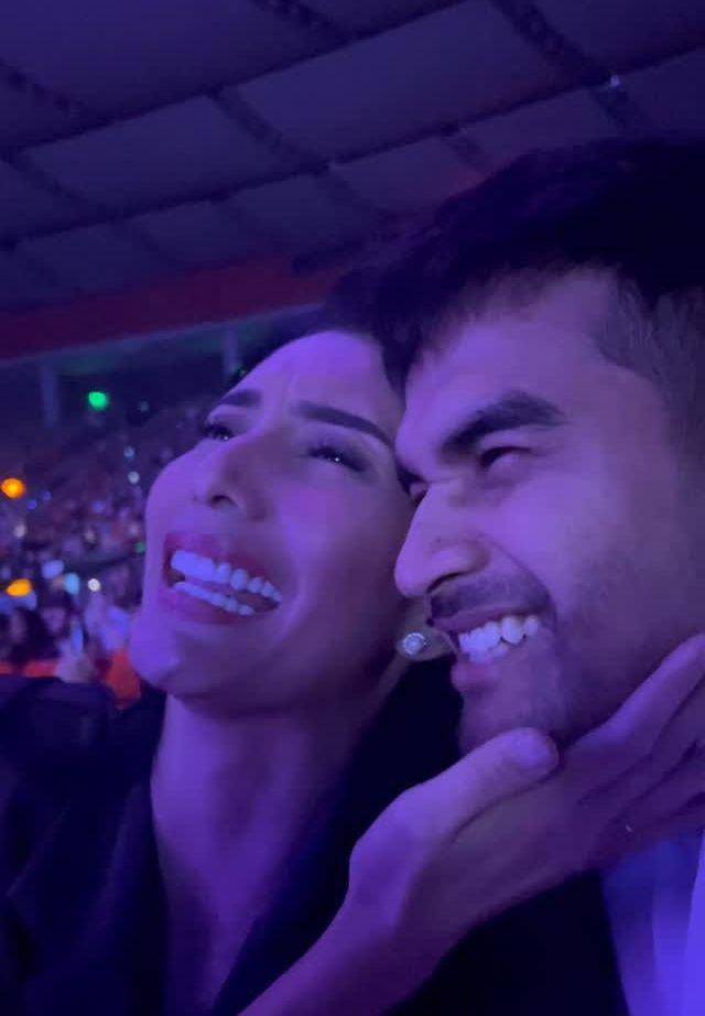 potret artis nonton konser John Legend (instagram.com/tyasmirasih)