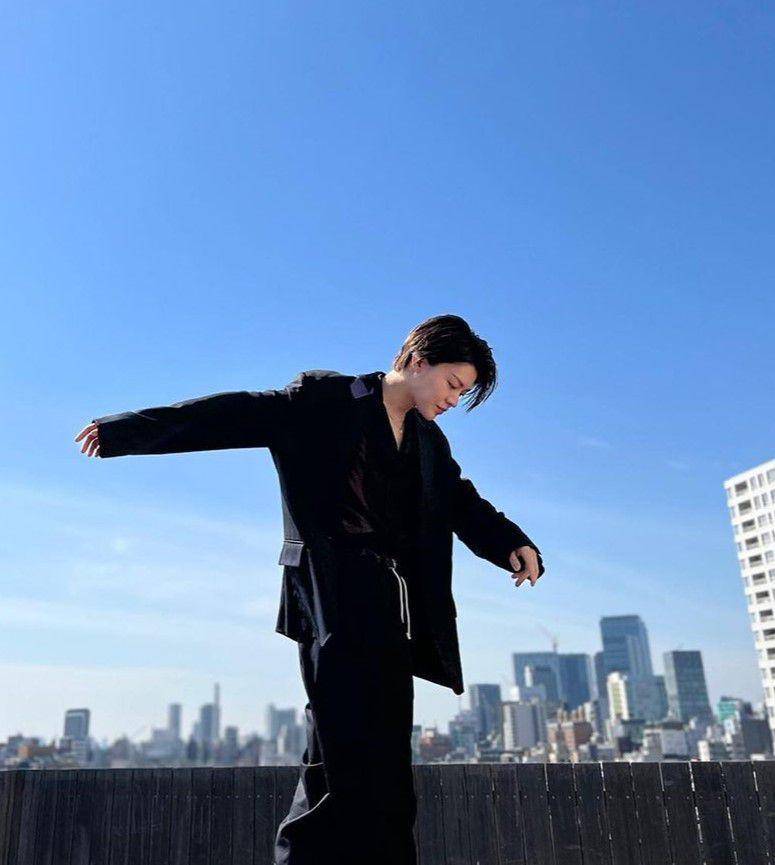 ragam style Yuta NCT pakai jas dan blazer (instagram.com/yuu_taa_1026)