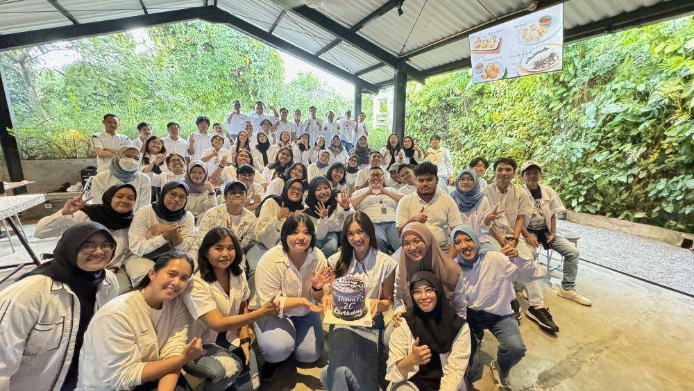 potret Shani eks JKT48 bikin kejutan ke fans di hari ulang tahun (x.com/_shanindira)