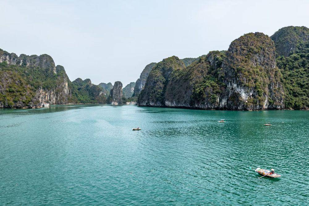 Ha Long Bay di Vitenam (unsplash.com/Lewis J Goetz)