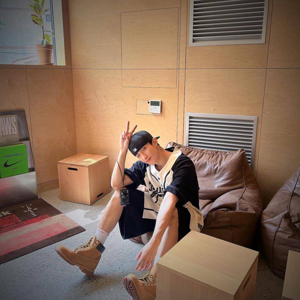 Potret DK SEVENTEEN (instagram.com/dk_is_dokyeom)