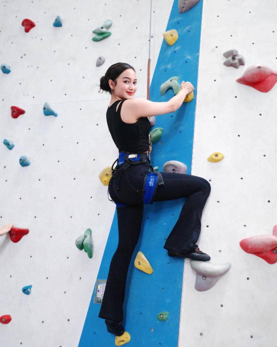 potret Nanda Arsyinta olahraga panjat tebing (instagram.com/nandaarsynt)