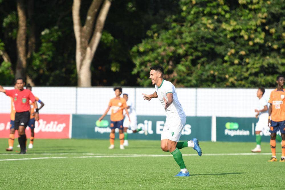 Jacinto Cabral mencetak dua gol PSMS ke gawang Dejan FC di Stadion Kera Sakti, Tangerang, Senin (7/10/2024) (dok.PSMS)