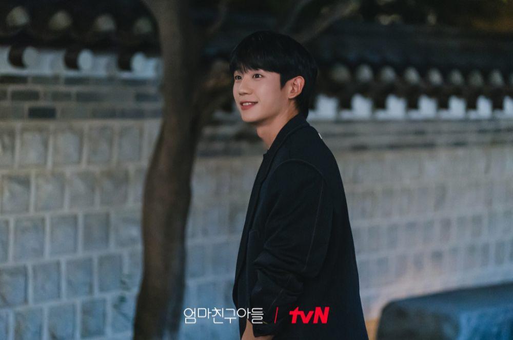 3 Bukti Seung Hyo Bekerja Menyebarkan Kebaikan di Love Next Door