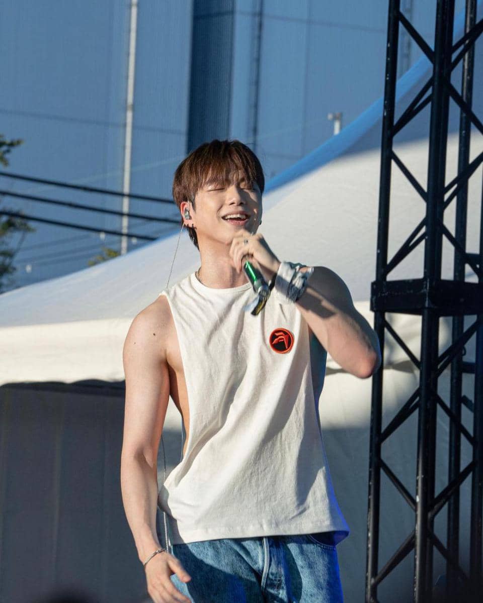 outfit kasual ala Kang Daniel (instagram.com/daniel.k.here)
