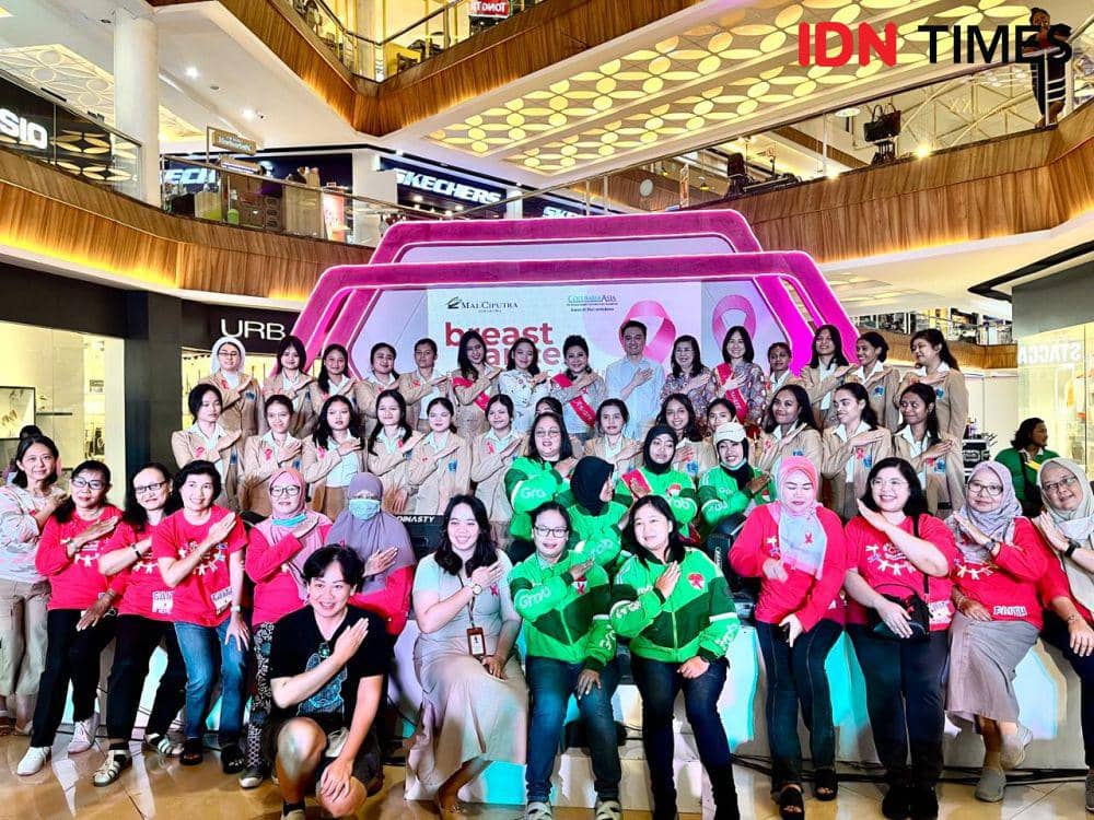 Mal Ciputra Semarang menyelenggarakan Breast Cancer Campaign, Senin (7/10/2024). (IDN Times/Anggun Puspitoningrum)