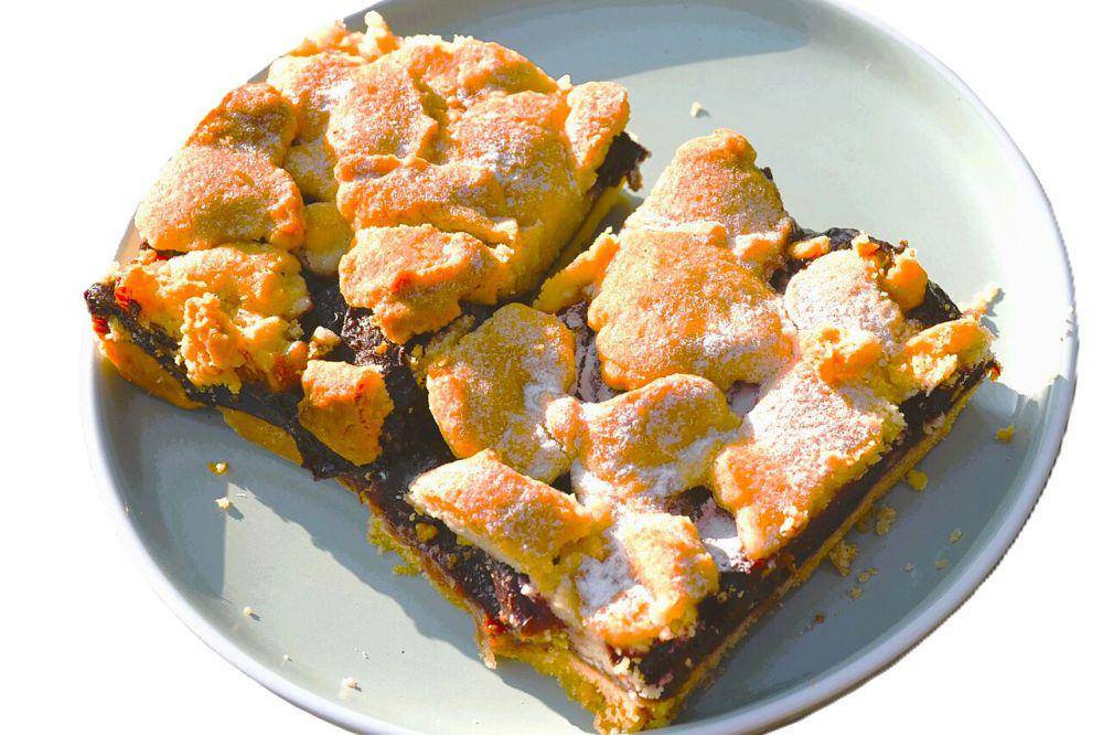 ilustrasi plum cake (commons.wikimedia.org/User:Silar)