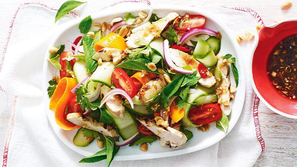 Resep Thai Chicken Salad, Menu Diet yang Praktis dan Menyehatkan