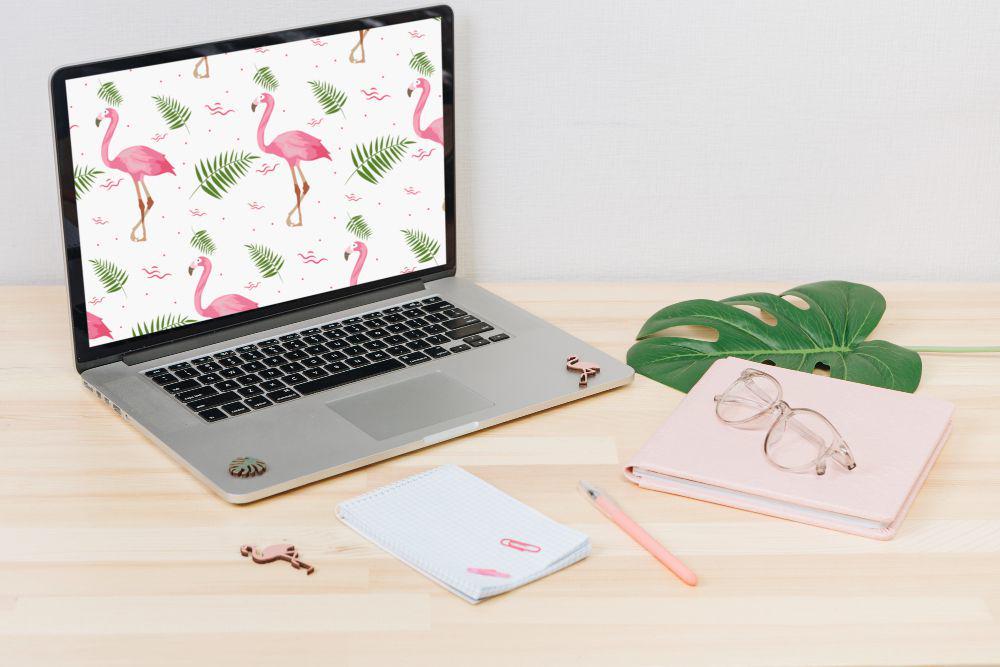 8 Pernak-Pernik Laptop untuk Tampilan yang Dekoratif