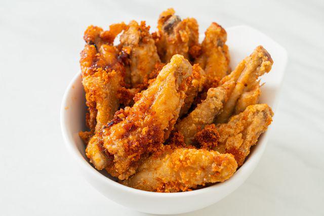 Resep Sayap Ayam Goreng Tepung dengan Saus Margarin yang Gurih