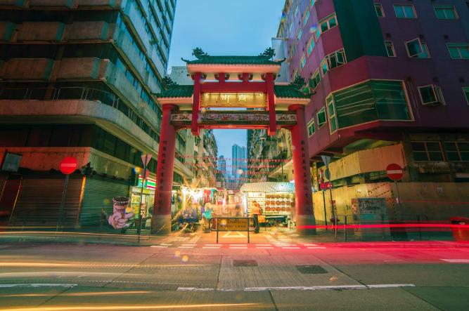 Temple street, Hongkong (pexels.com/jimbear)
