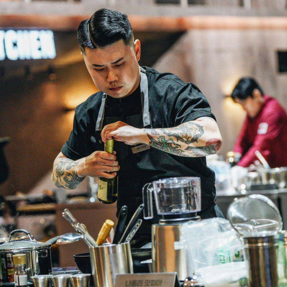 cuplikan variety show Netflix Culinary Class Wars (instagram.com/NapoliMatfia)