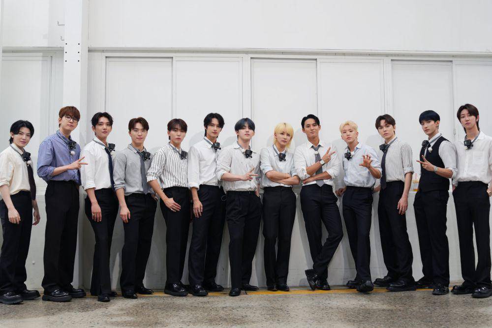 potret member SEVENTEEN (Twitter.com/pledis_17)