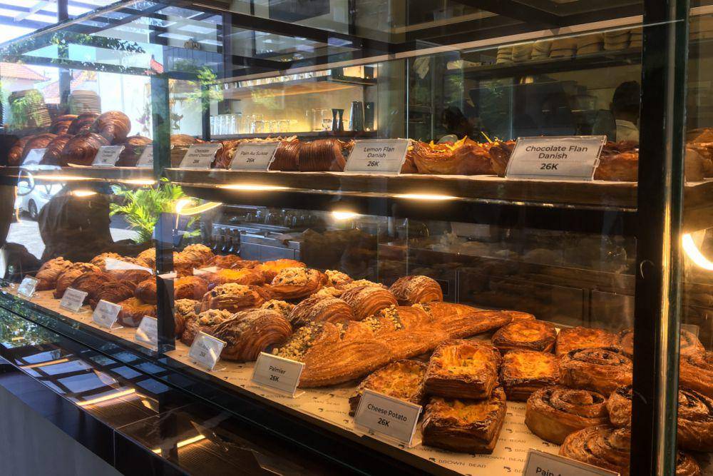 Beberapa pilihan bakery dan pastry Brown Bear Bakery Cafe (dok.pribadi/Natalia Indah)