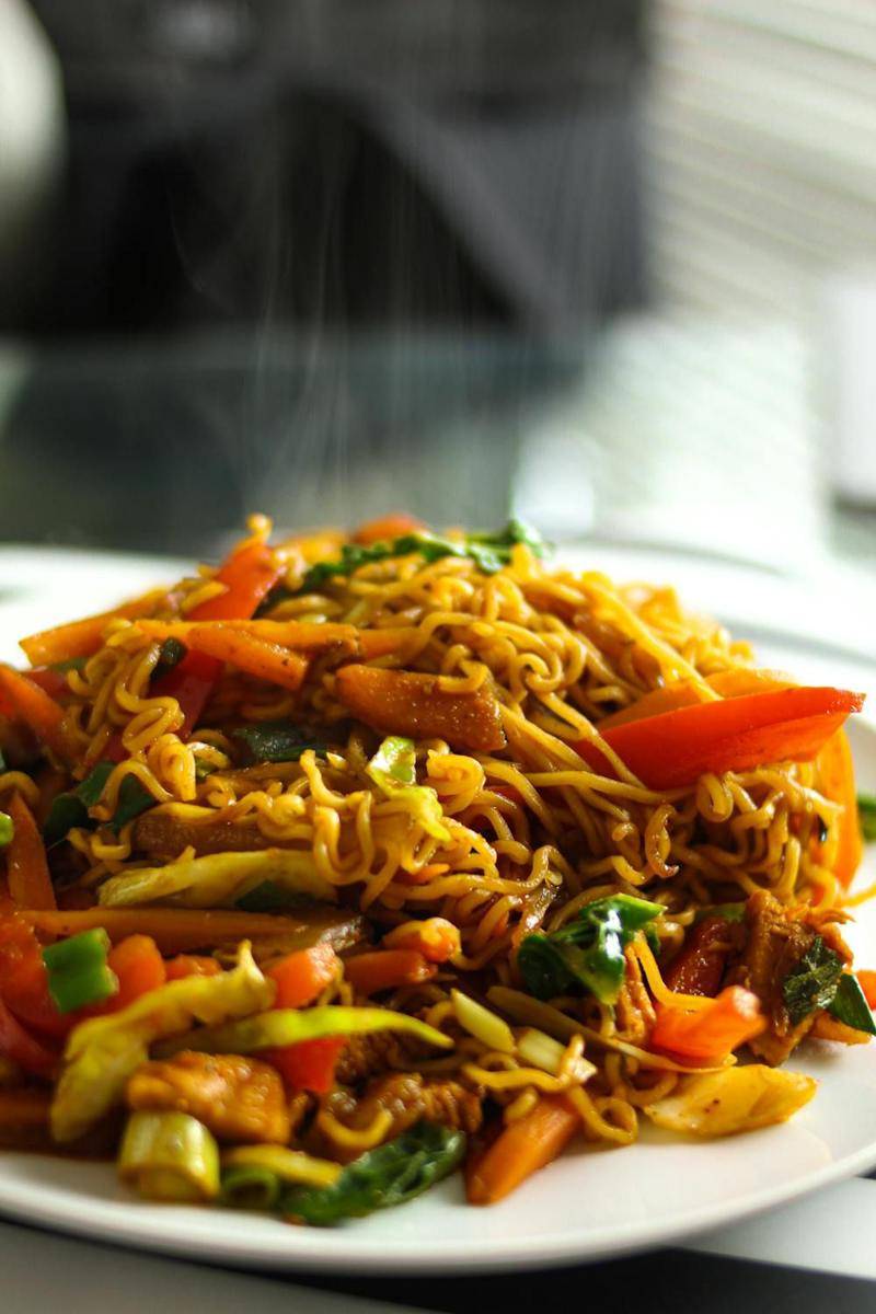 ilustrasi mie goreng (pexels.com/id-id/@boluwatife-olatunji-24038746)