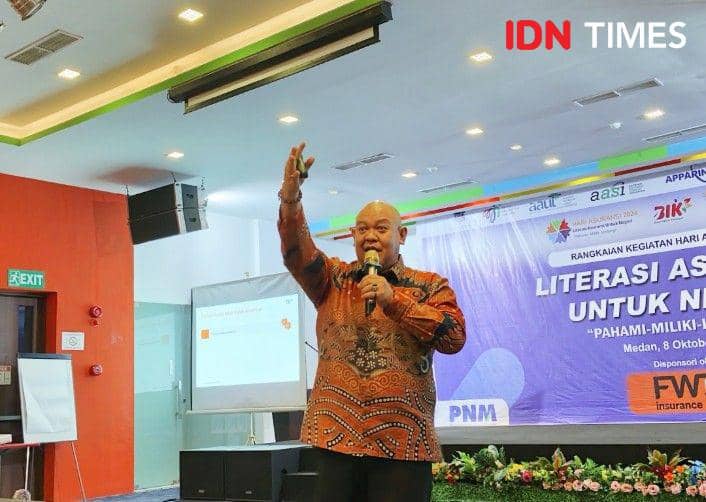 Arwin Avisena membawakan materi tentang pentingnya asuransi (IDN Times/Eko Agus Herianto)