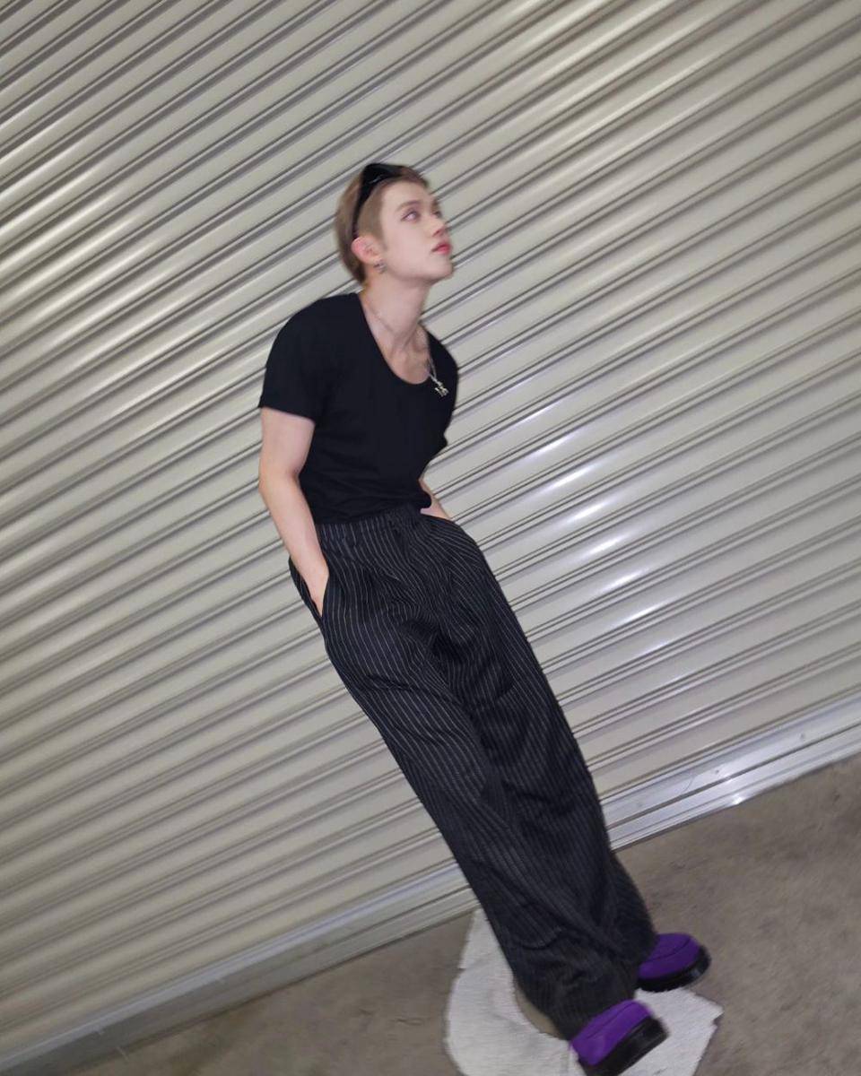 loose pants jeans ala Yeonjun TXT (instagram.com/yawnzzn)