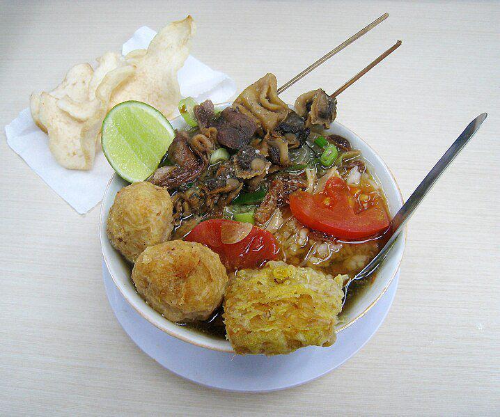 9 Lauk Pendamping Soto Semarang yang Bikin Makan Makin Puas