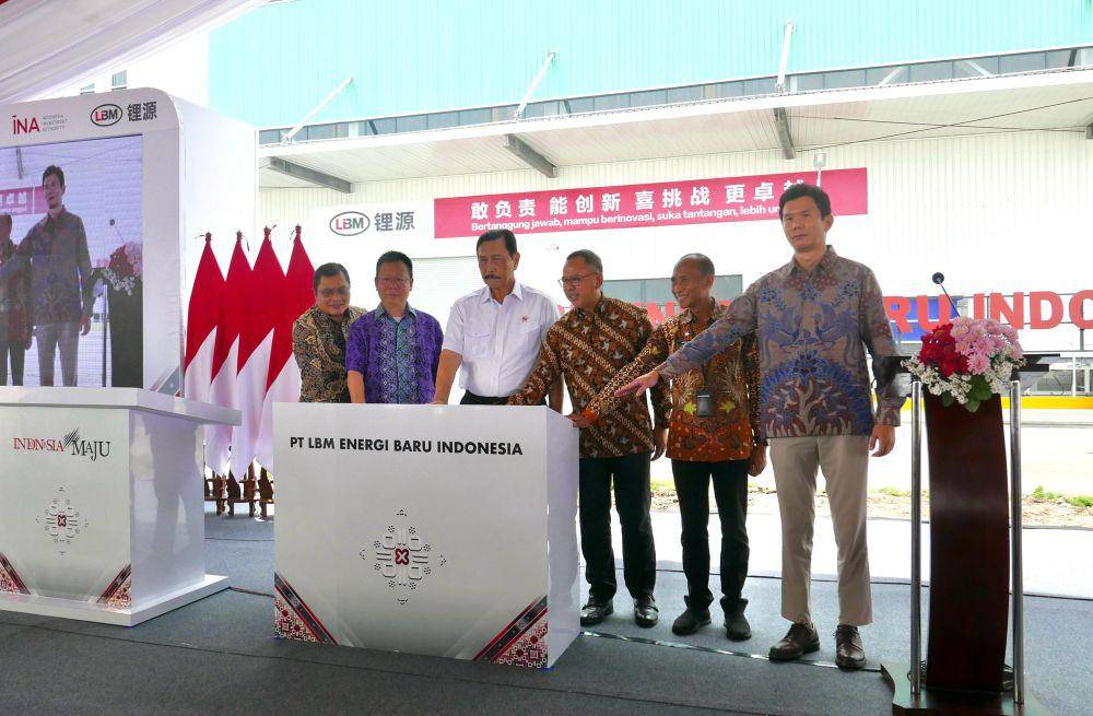 Peresmian pabrik katoda Lithium Iron Phosphate (LFP) di Kendal Industrial Park, Jawa Tengah, Selasa (8/10/2024). (Dok. Kemenko Marves)