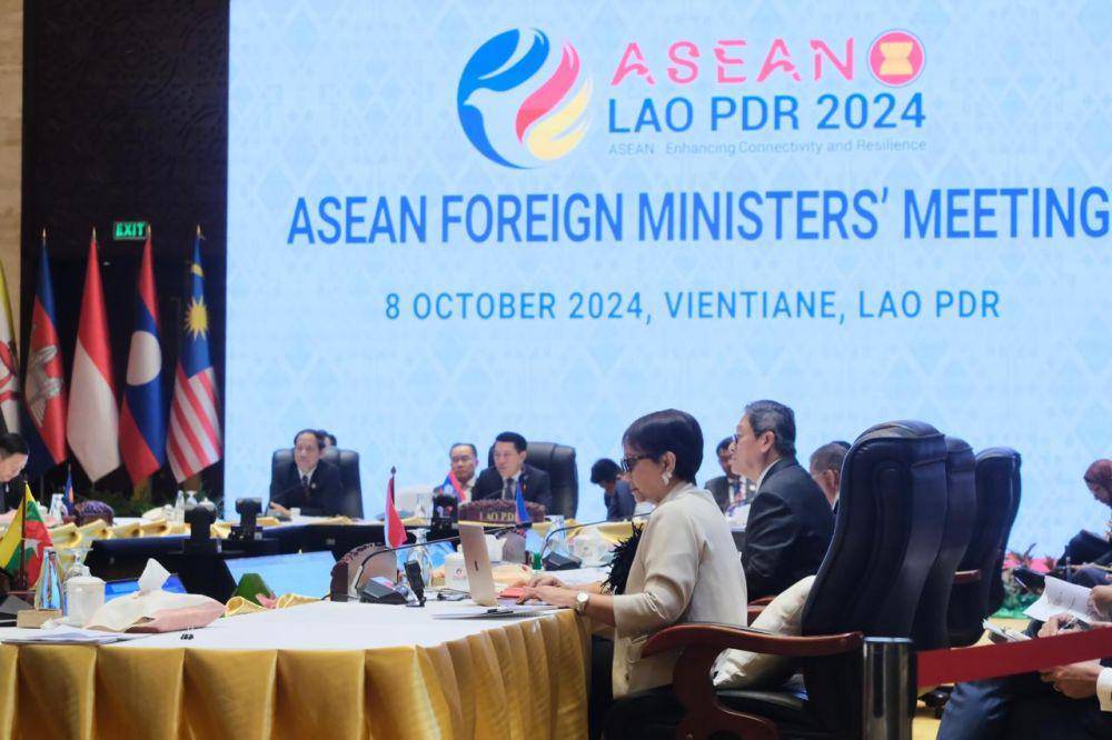 Menteri Luar Negeri RI Retno Marsudi di ASEAN Foreign Ministers Laos. (dok. Kemlu RI L)