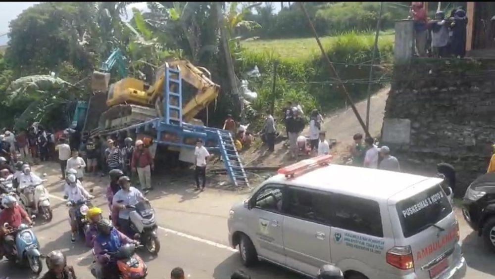 Kecelakaan di Jalur Padang-Bukittinggi, 16 Orang Dilarikan ke RS